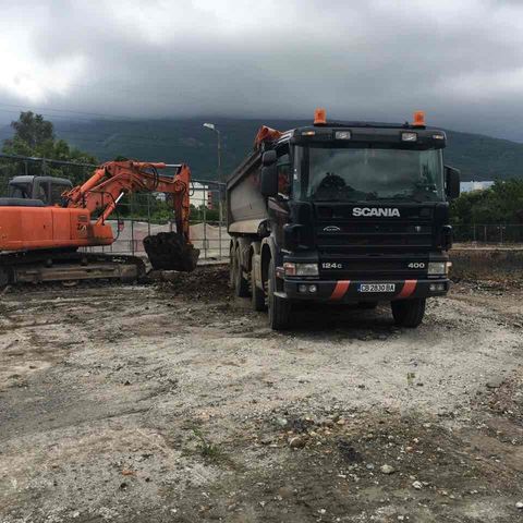Камион Четириосен SCANIA